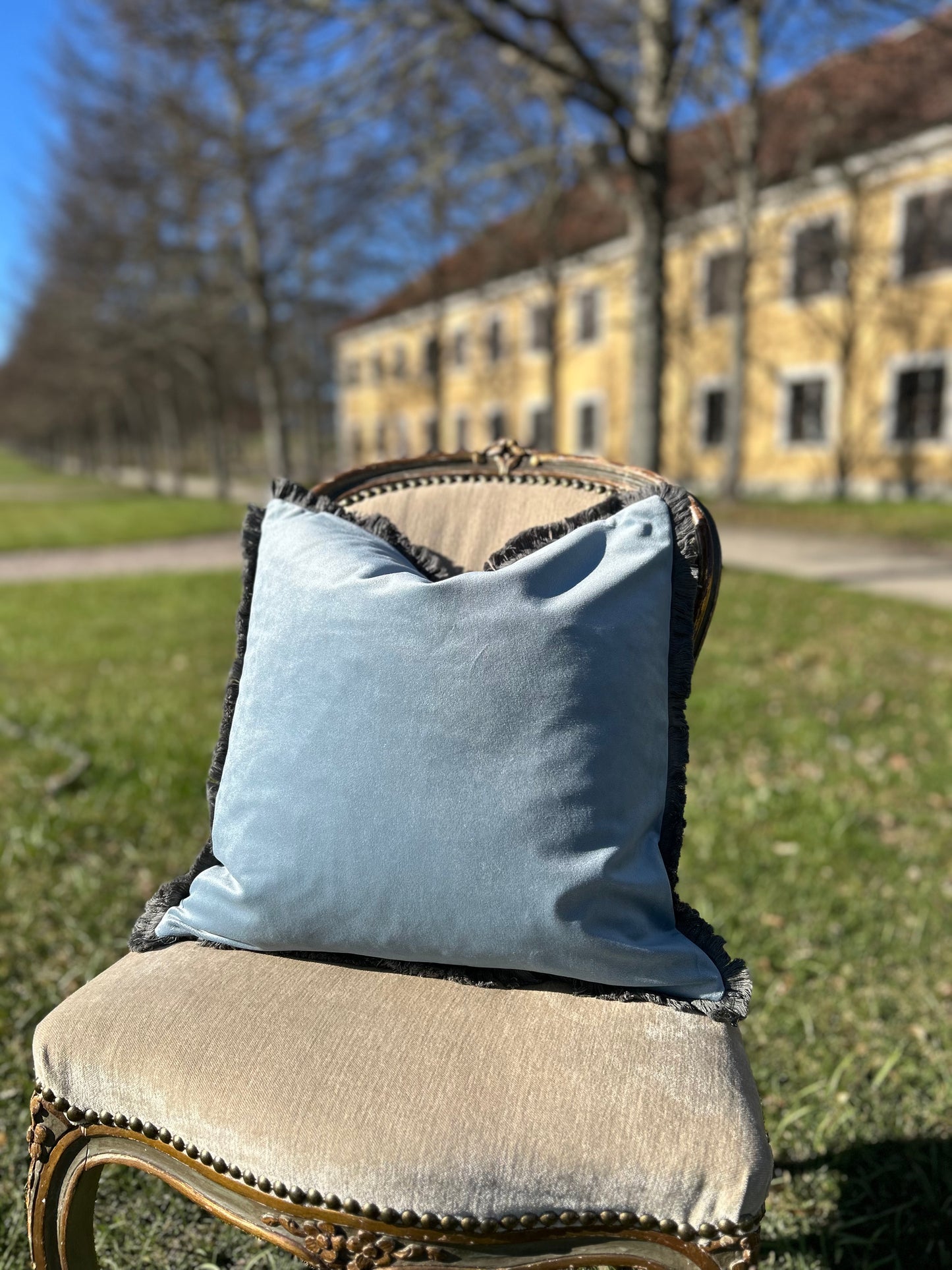 Kuddfodral med frans, ljusblått