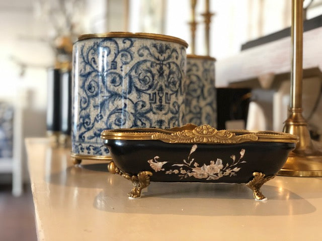 Fat på mässingsfötter