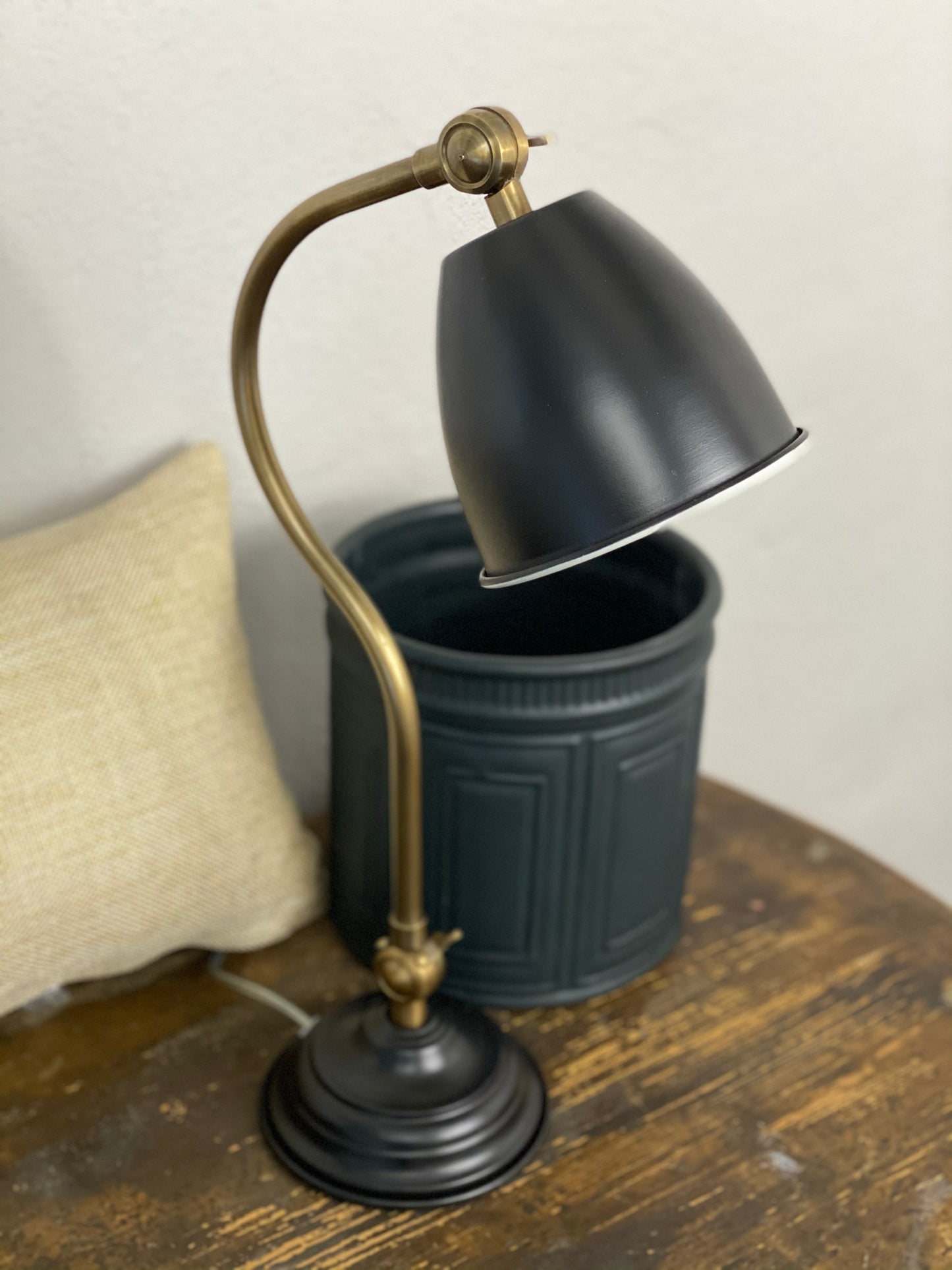 Skrivbordslampa, Atos