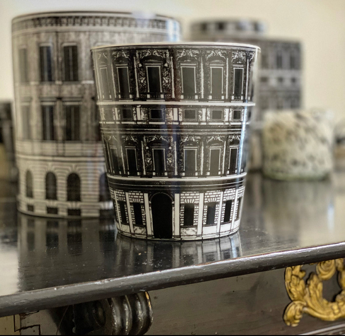 Kruka Palace, Petite