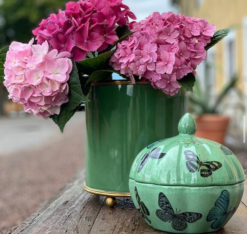 Kruka på tassar, Grön