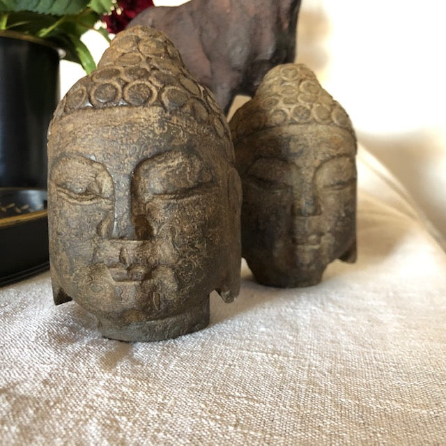 Buddhahuvud i sten